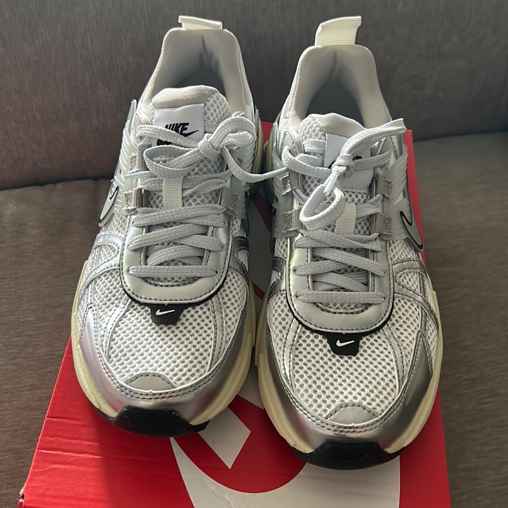 Women Nike v2k run sneakers